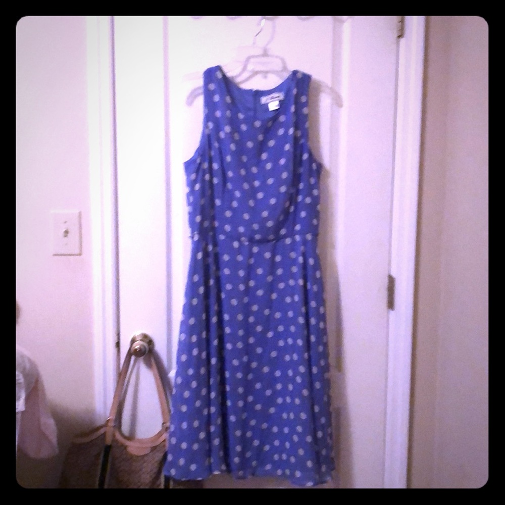 👗 Polka dotted blue dress